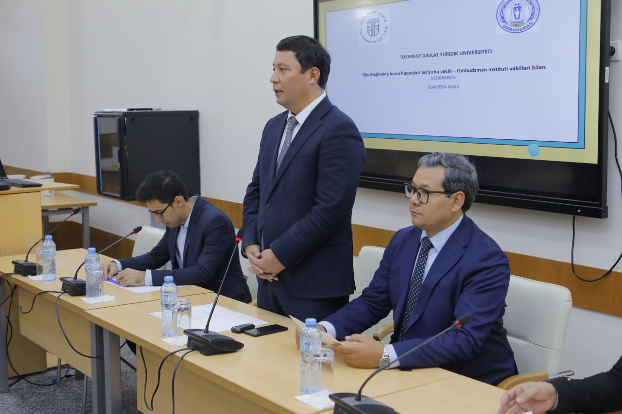 Dialogue with students held during “Career Day” at Tashkent State University of Law