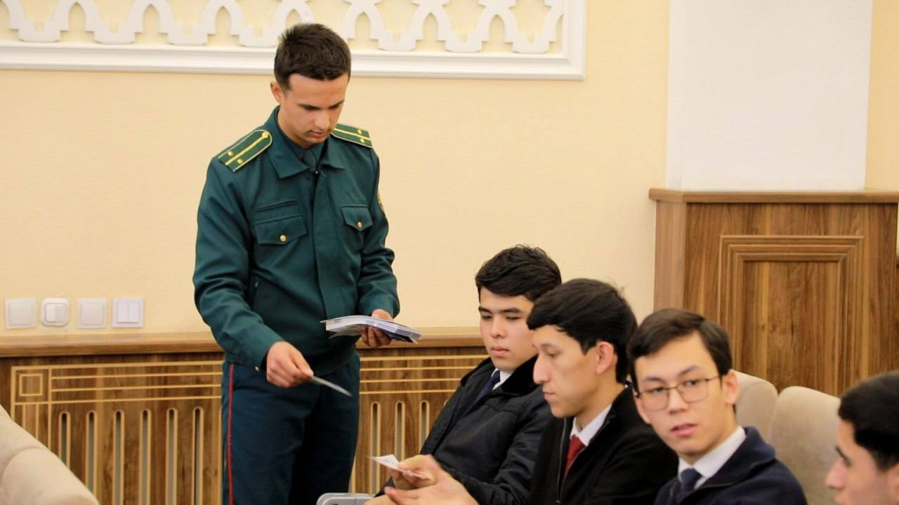 An open dialogue was held with students as part of the “Ombudsman School” project