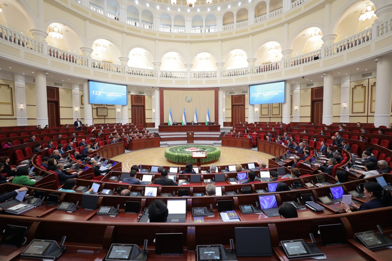 Deputatlar Oliy Majlisning Inson huquqlari bo‘yicha vakilining Ombudsman faoliyatini yanada samarali tashkil etishga qaratilgan qonunchilik taklifini ko‘rib chiqmoqda.